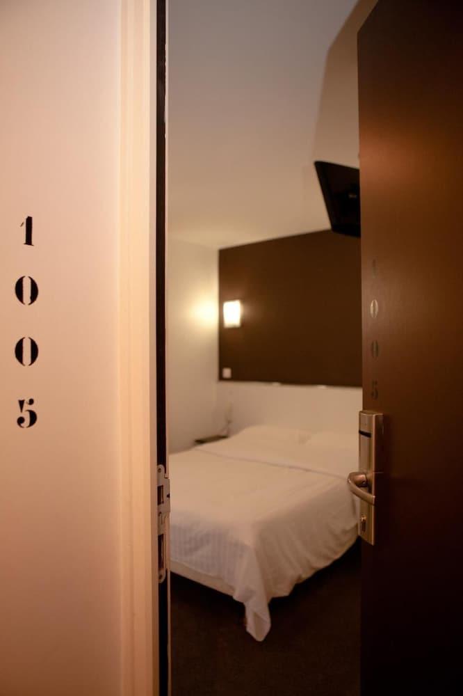 Hotel Royal Wagram Paris Exterior foto